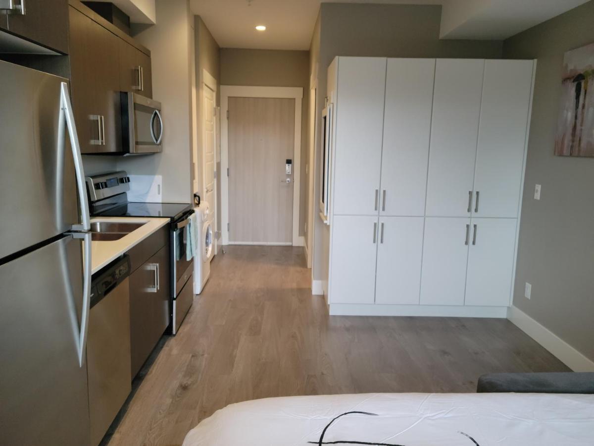 Cozy Studio Suite, 15Min Walk To Downtown Келоуна Екстер'єр фото