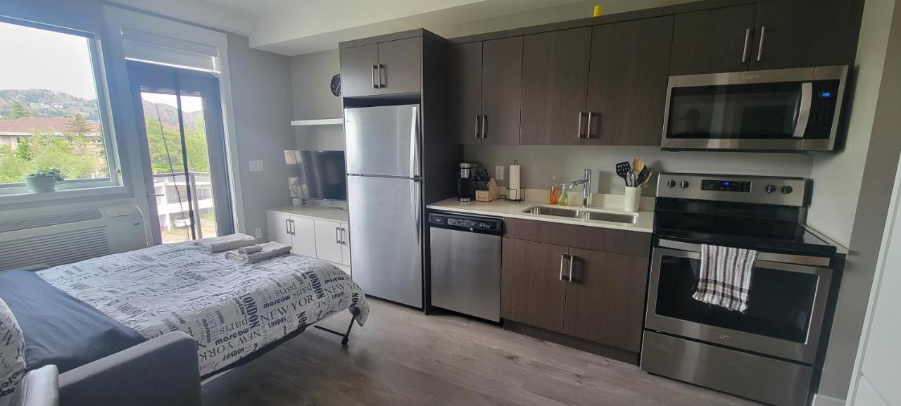 Cozy Studio Suite, 15Min Walk To Downtown Келоуна Екстер'єр фото
